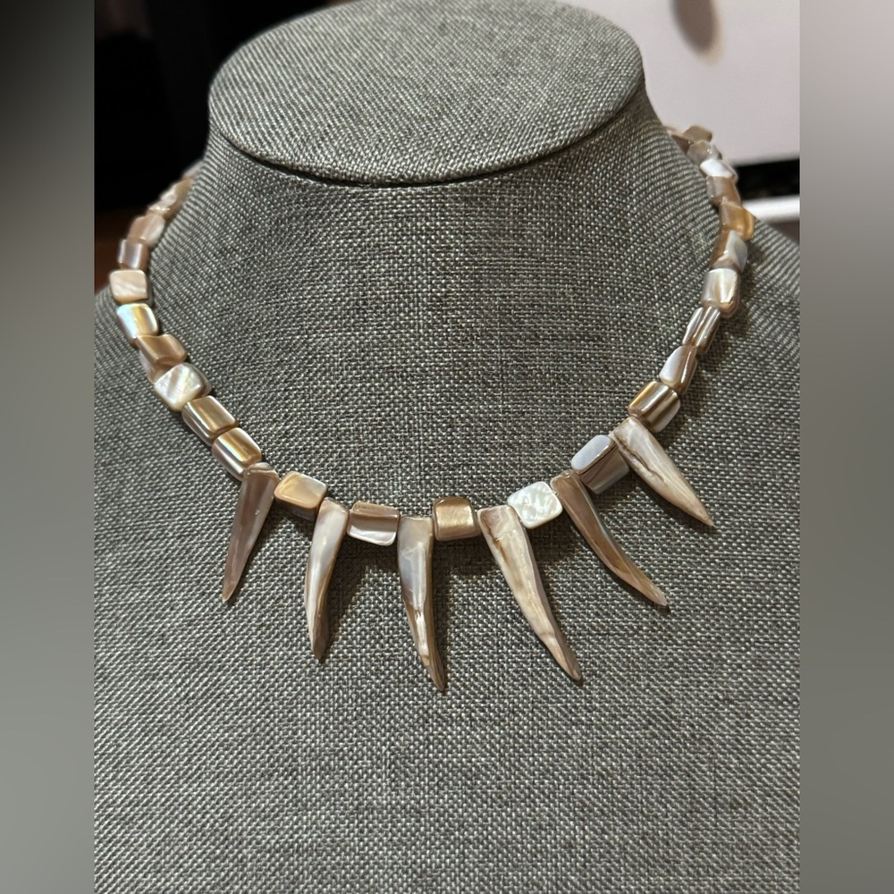 Mother-Of-Pearl Spike Necklace ✨